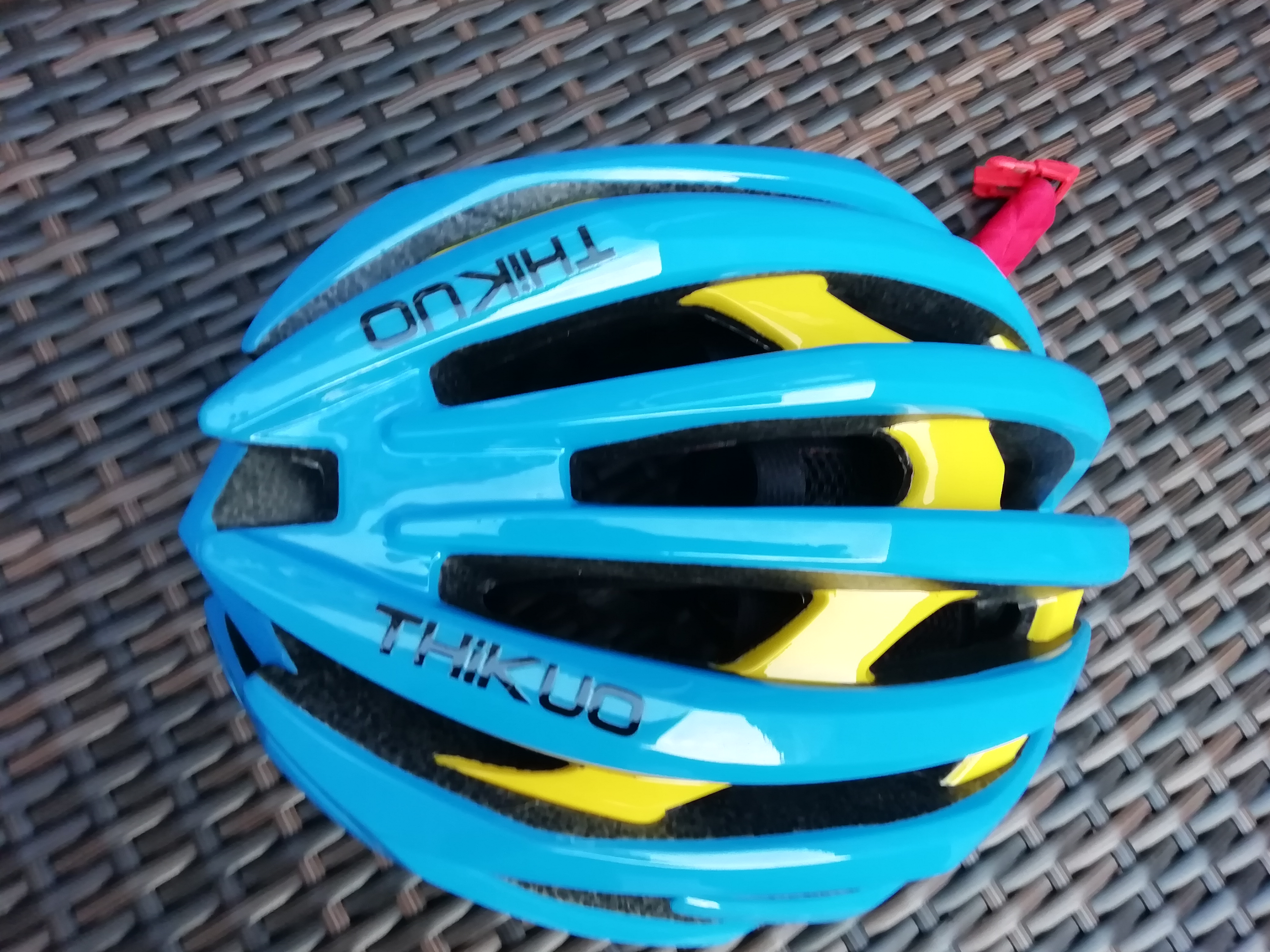 TH770 Bicycle Helmets Matte Black Men Women Bike Helmet Back Light Mountain Road Bike Integrally Molded Cycling Helmets Men and Women Back Light Mountain Road Bike Integrally Cycling Helmets