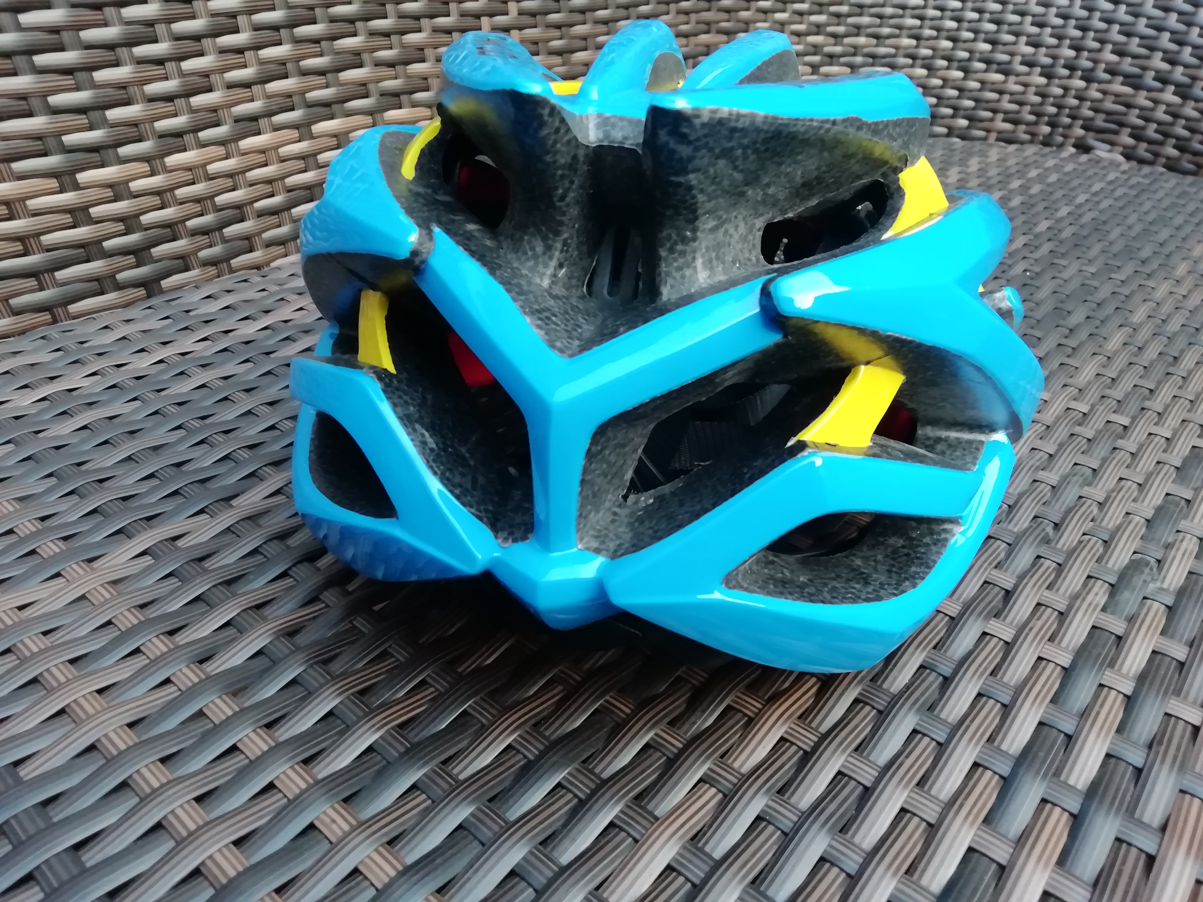 TH770 Bicycle Helmets Matte Black Men Women Bike Helmet Back Light Mountain Road Bike Integrally Molded Cycling Helmets Men and Women Back Light Mountain Road Bike Integrally Cycling Helmets