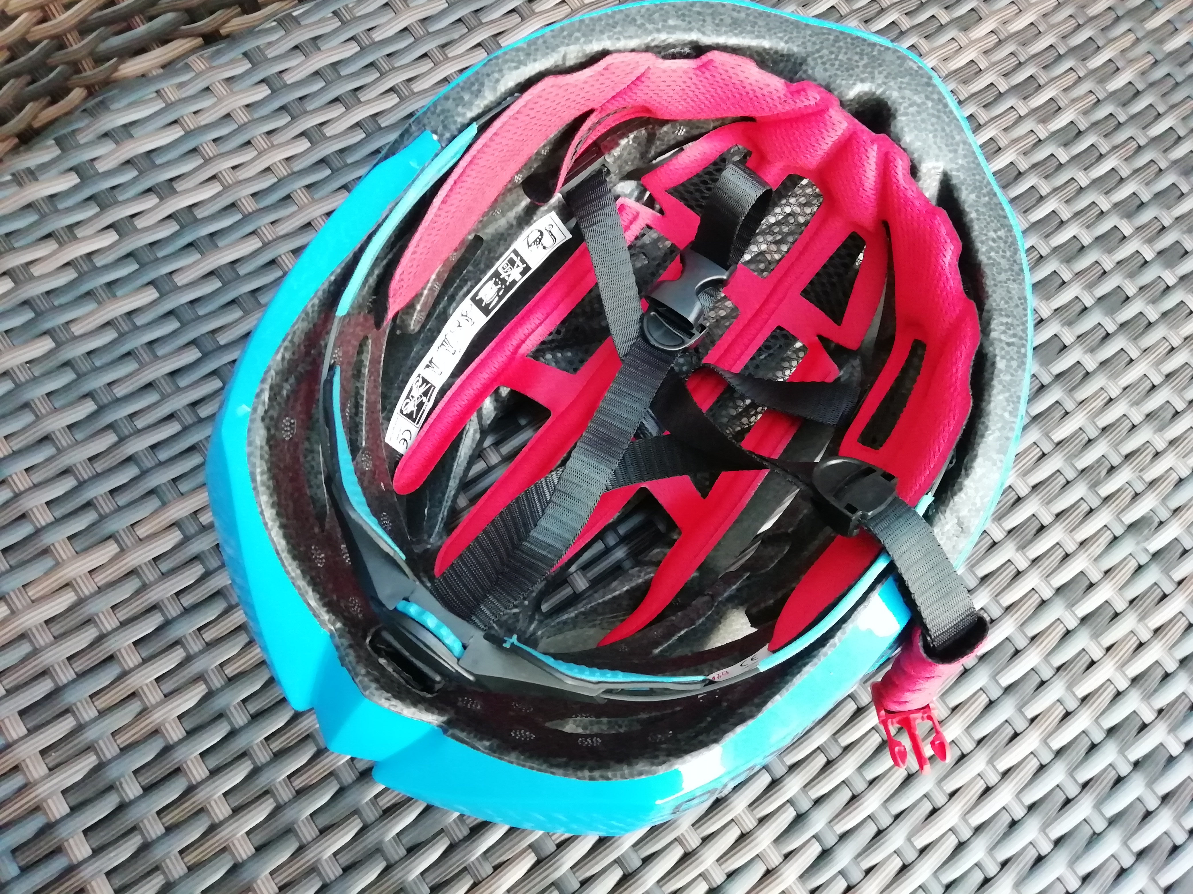 TH770 Bicycle Helmets Matte Black Men Women Bike Helmet Back Light Mountain Road Bike Integrally Molded Cycling Helmets Men and Women Back Light Mountain Road Bike Integrally Cycling Helmets
