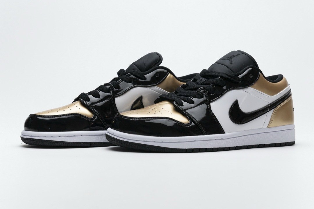 gold toe nike