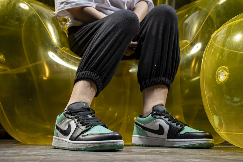 emerald toe jordan 1