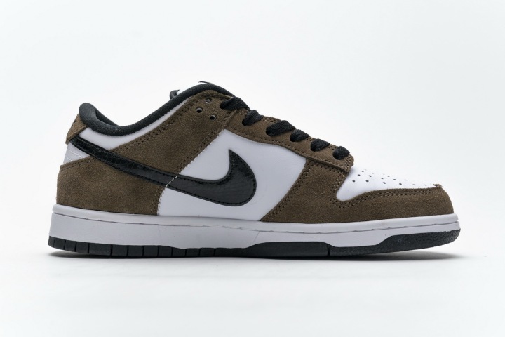 brown white dunks