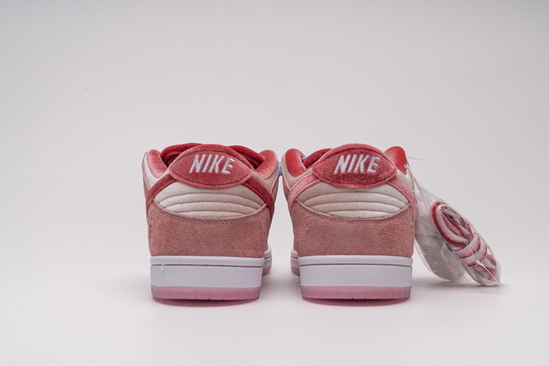nike sb strangelove special box