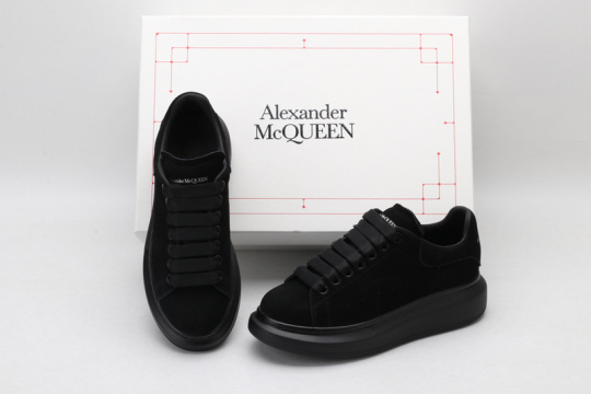 Alexander McQueen Oversized Triple Black Men's - 553761WHV671000 - US