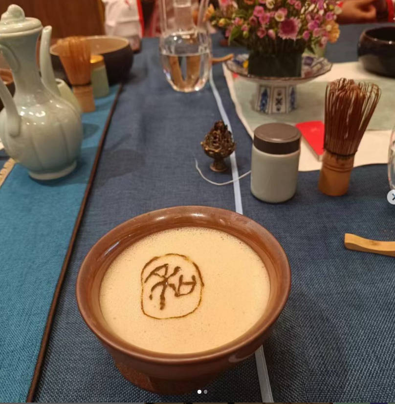 Exploring Chabaixi: The Artistic Fusion of Chinese Tea and Culture in Traditional 茶百戏