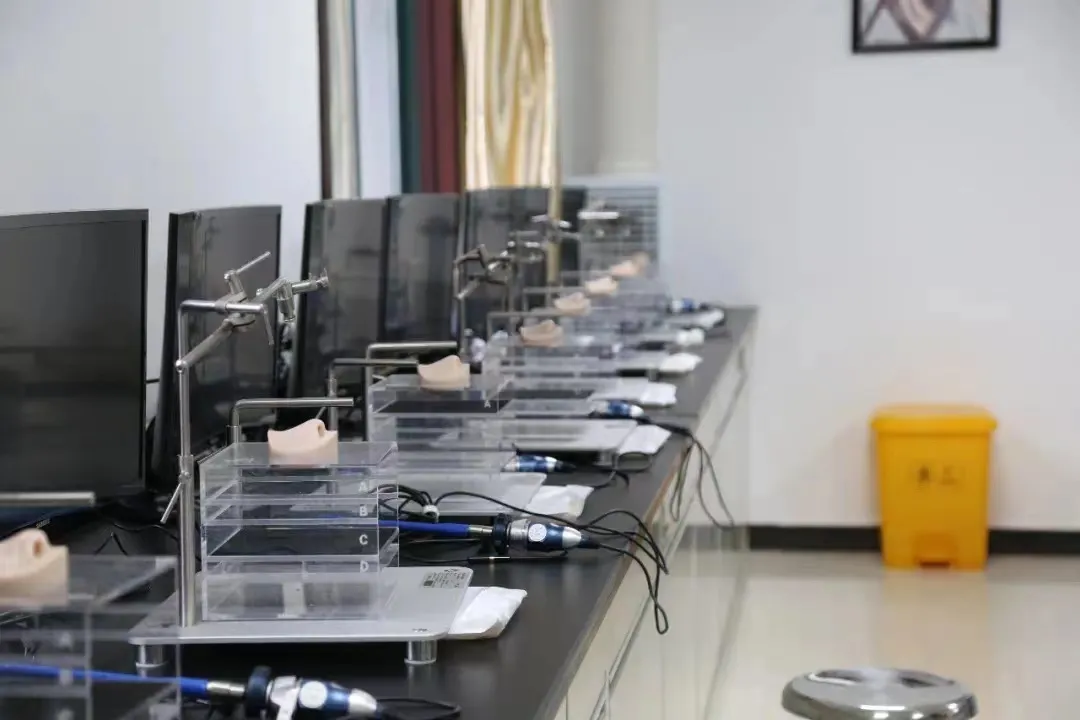 A "neurosurgery training room" dedicated to the department, who doesn't want it?