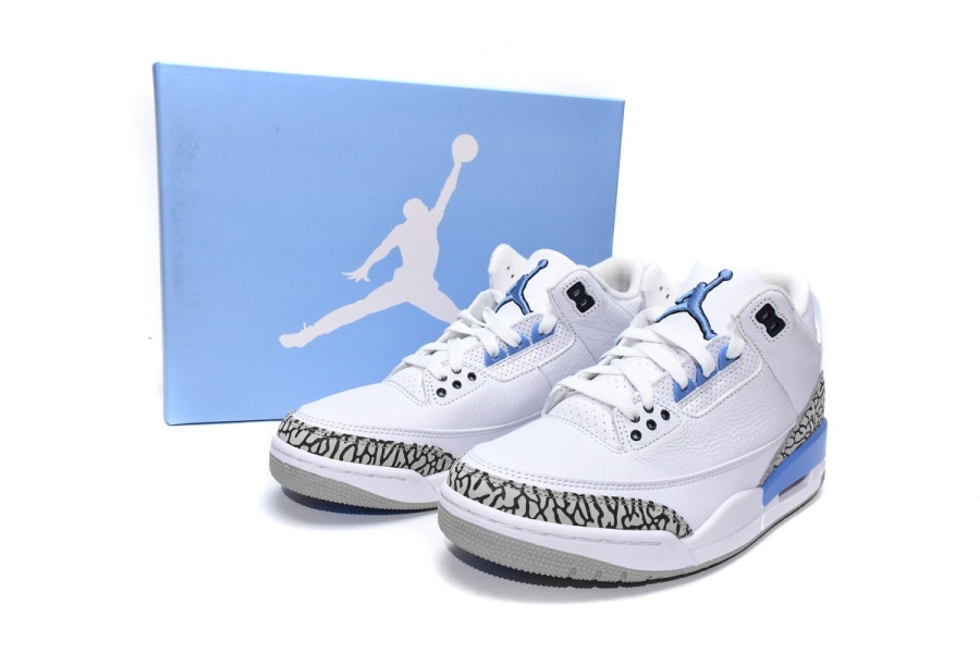 Air Jordan 3 UNC