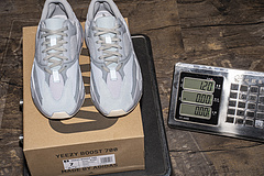 Reps Sneakers Adidas Yeezy Boost 700 “Inertia” EG7597