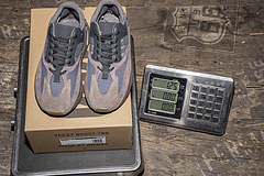 Reps Sneakers Yeezy Boost 700 “Mauve” EE9614