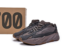 Reps Sneakers  adidas Yeezy Boost 700 V2 Enflame Amber Mauve GZ0724