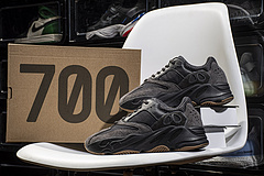  Reps Sneakers Yeezy Boost 700“Utility Black” FV5304