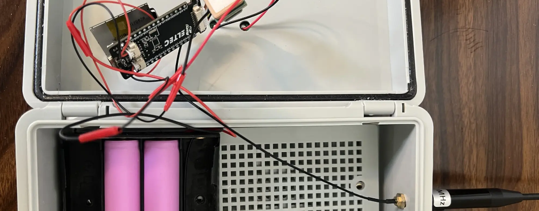 Copy my homework! My minimalist Meshtastic solar node