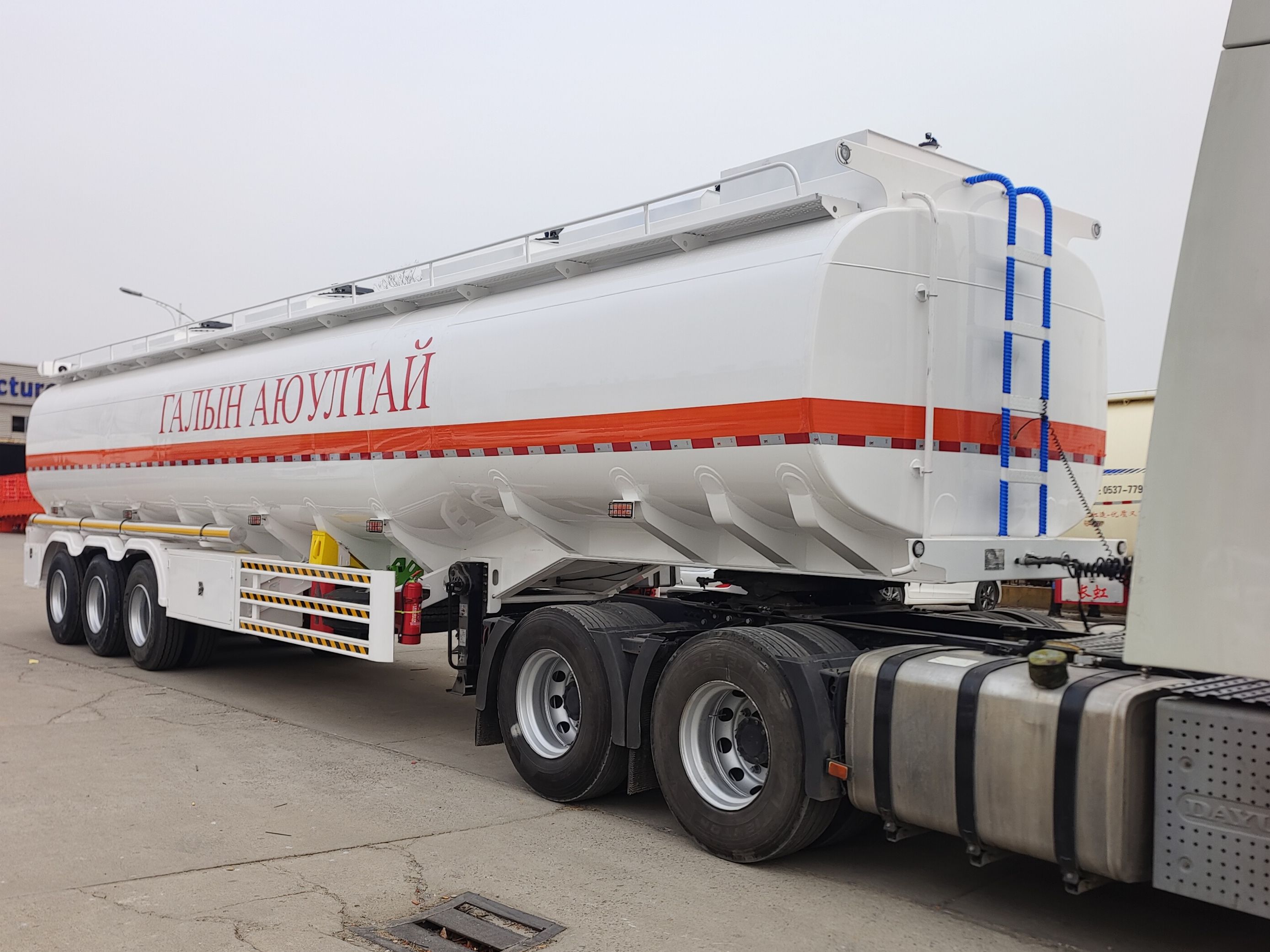 Chinese-made 3-axle fuel tank trailer: Injecting solid strength into energy transportation in Southeast Asia