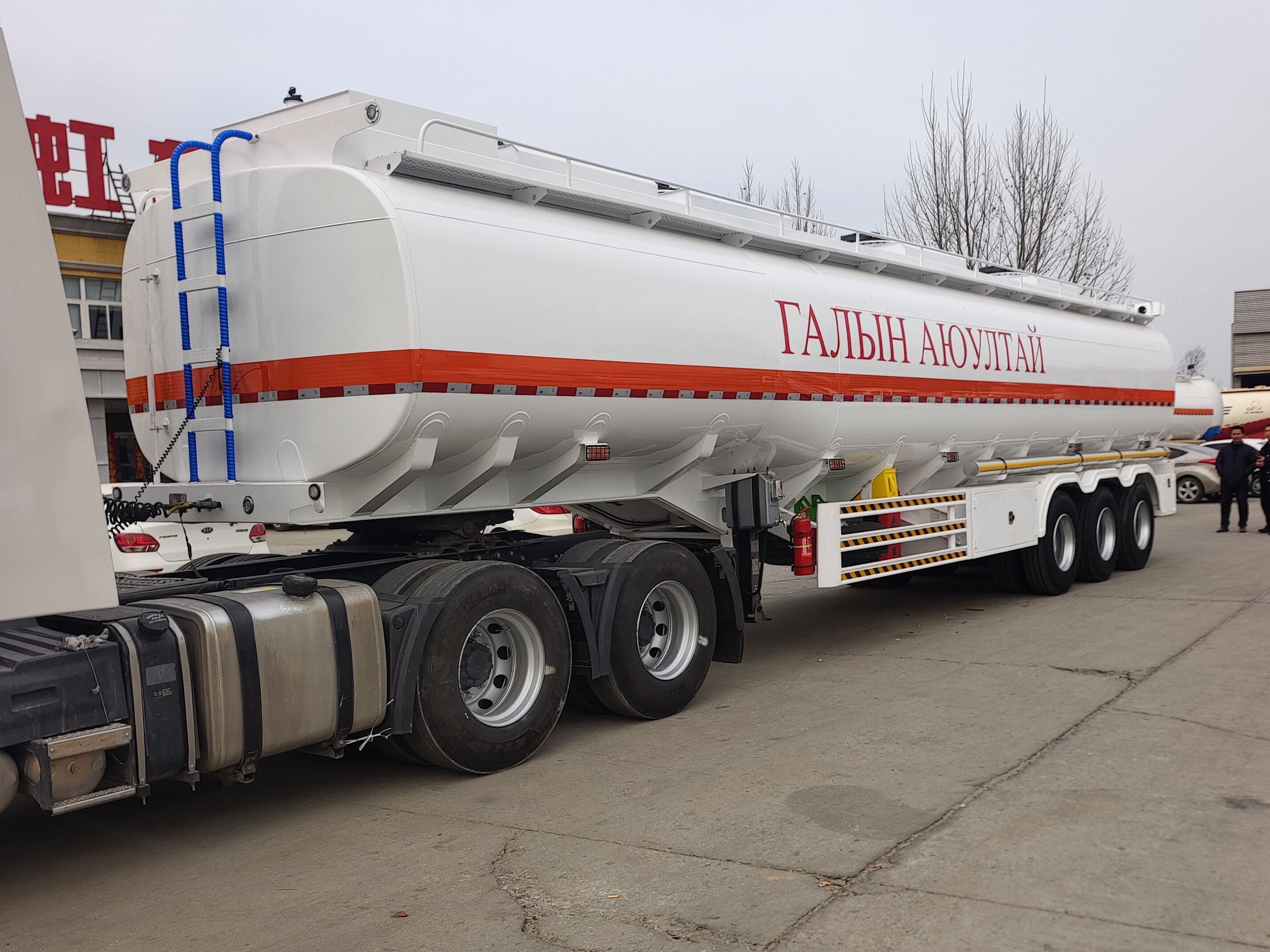 Chinese-made 3-axle fuel tank trailer: Injecting solid strength into energy transportation in Southeast Asia