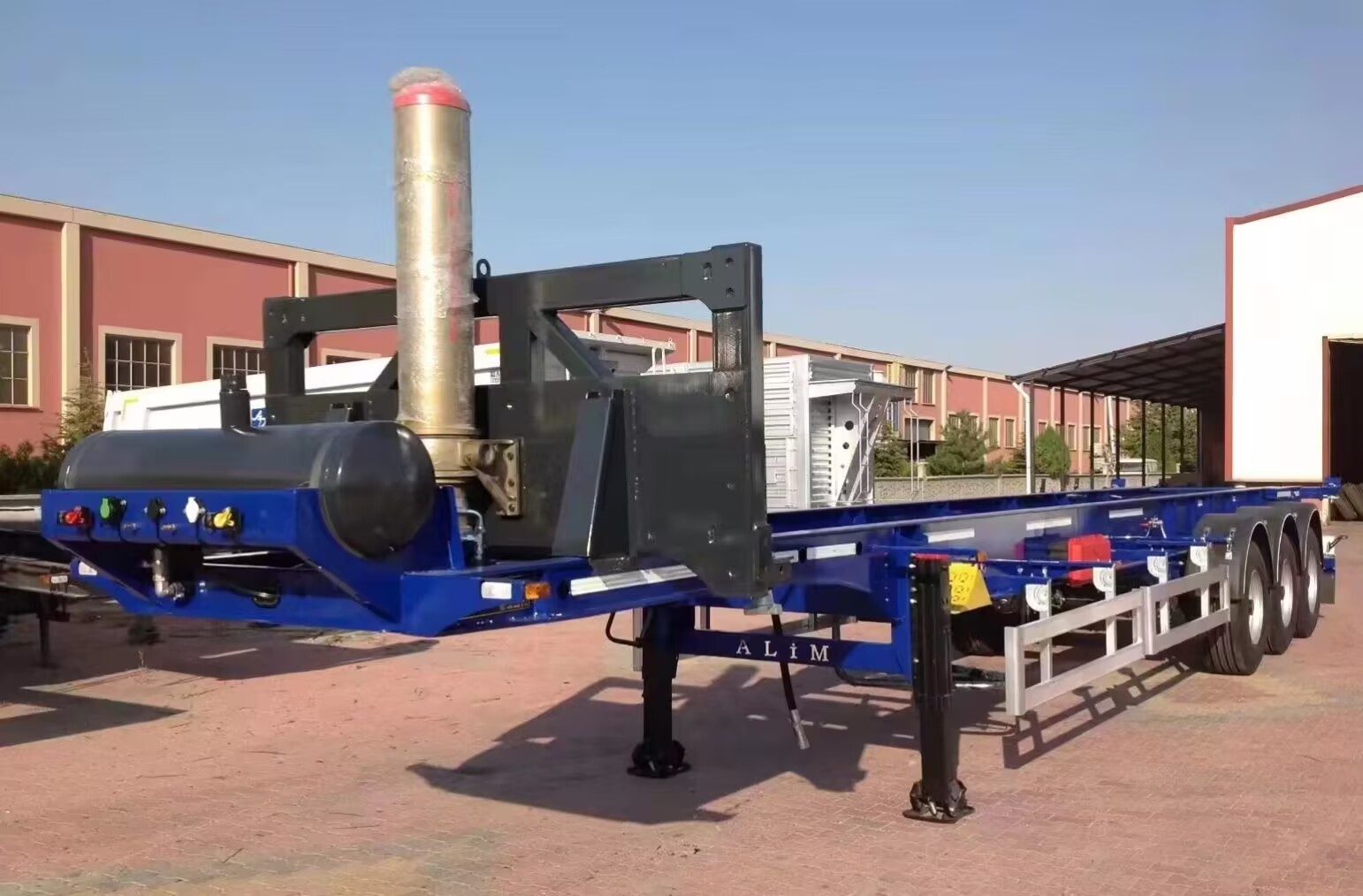 Export Preferred: Liangshan 3-axle 40-foot container dump semi-trailer empowers logistics in Southeast Asia