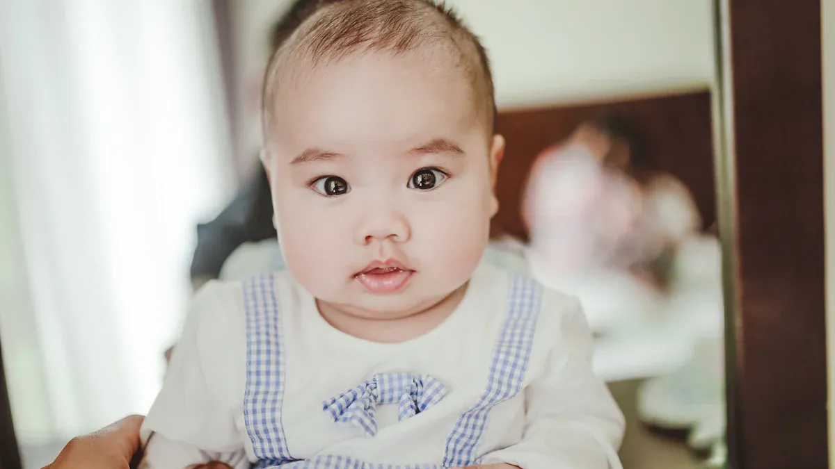 Features to Look for in Baby Outfits