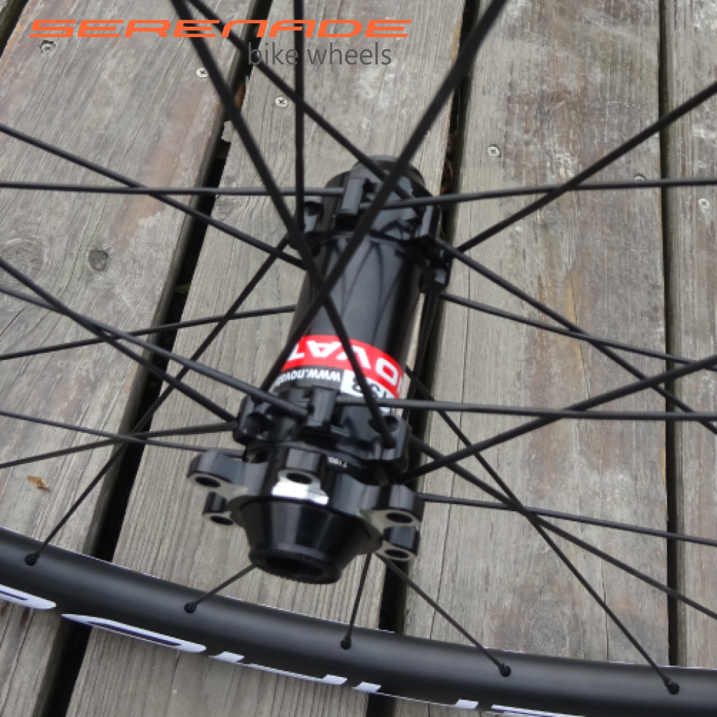 Disc brake road bike components 60mm carbon wheelset novated D411cb D412cb 700C Disc brake road bike components pillar spoke 60mm carbon wheels