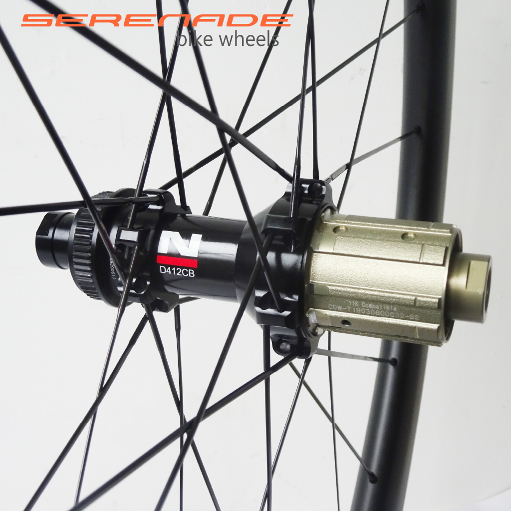 1330 gr 38mm Clincher Tubeless Carbon Wheelset 700c Road Bike Disk Wheels Thru Axle Novatec D411CB-D412CB Sapim cx-ray Spokes 