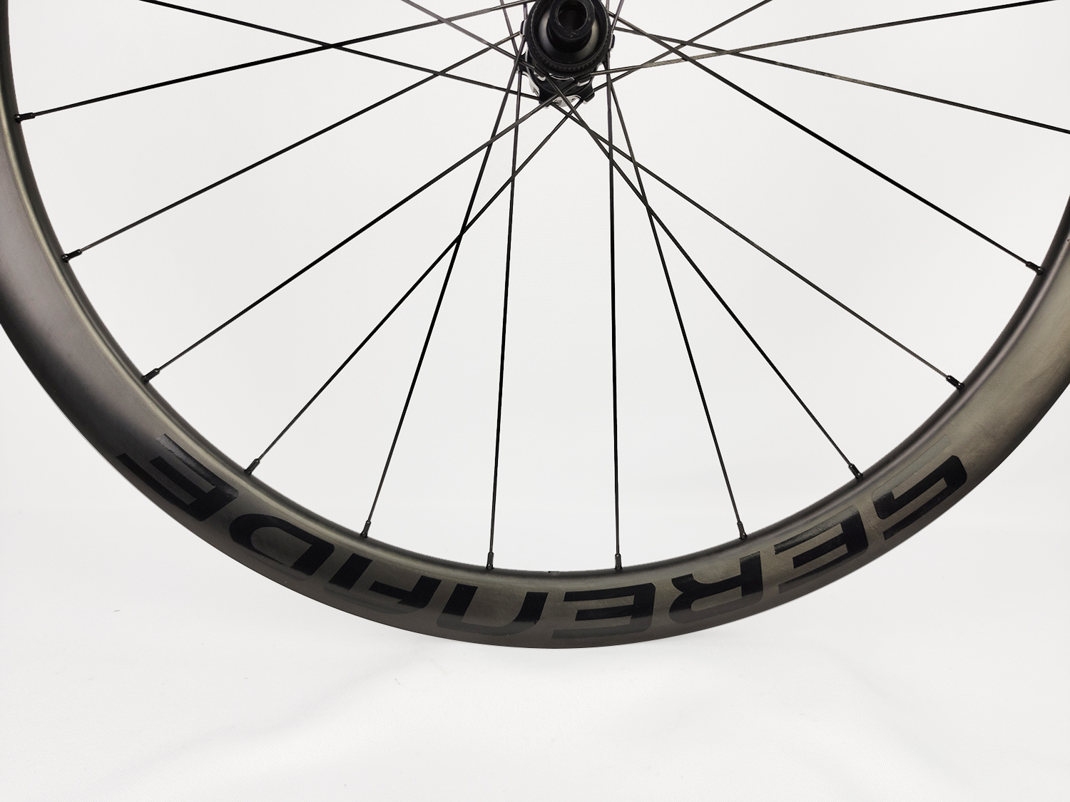 1330gr 40mm Carbon Road Bike Wheelset Clincher UD Paintless Rims Disc Brake Ratchet 36T Wheels SR032 hub 40 Carbon Fiber Road Bike Wheelset Symmetrical And Asymmetrical Rims